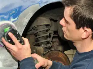 Certificate III in Light Vehicle Mechanical Technology (AUR30620)